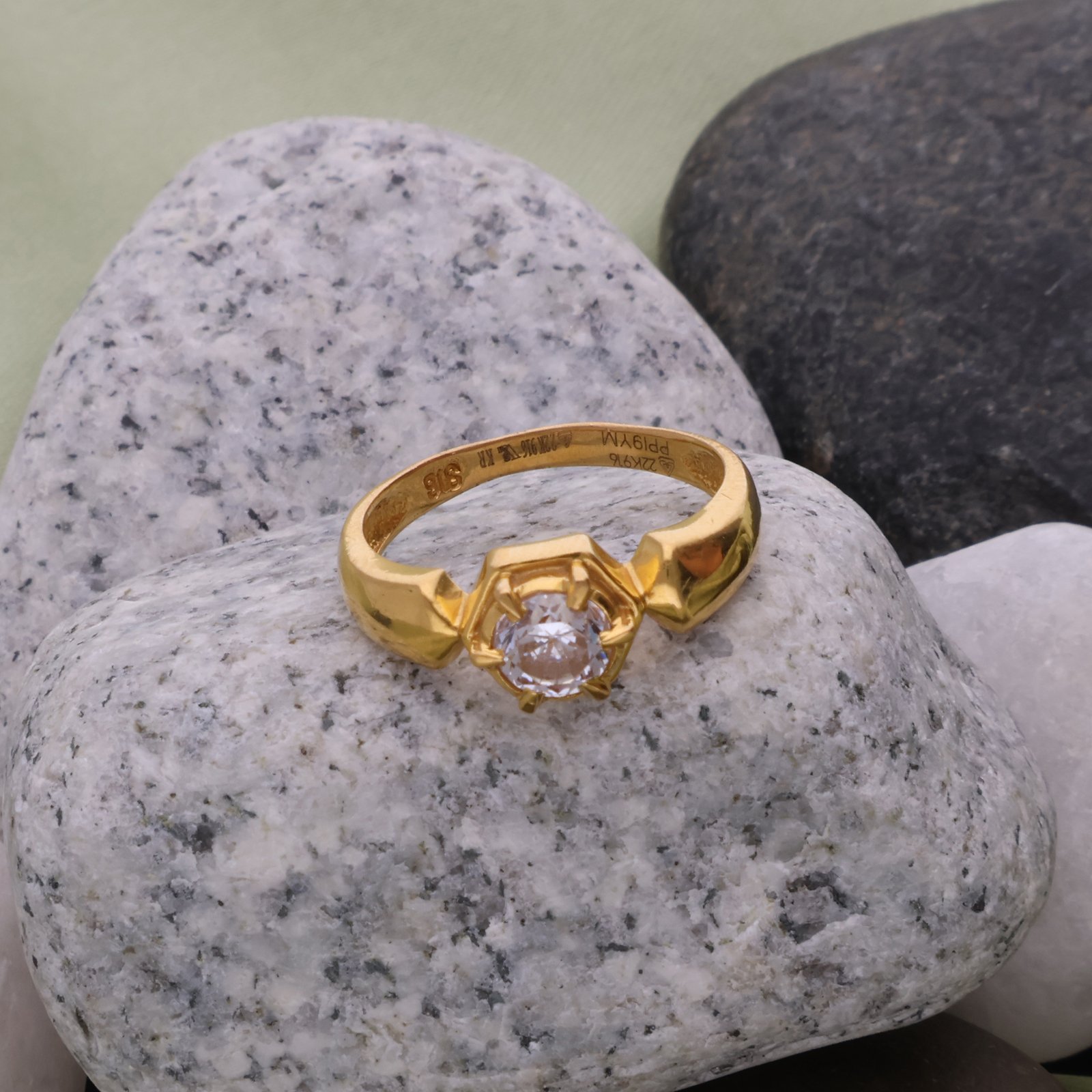 GENTS STONE RING